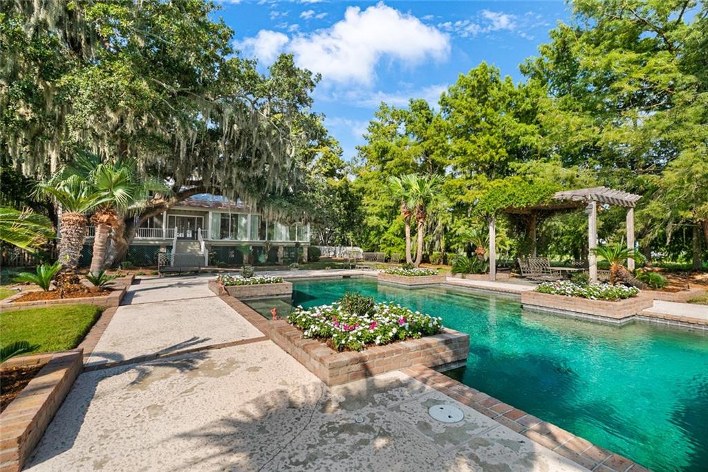 228 Esquinance Street Mandeville, LA 70448 - Photo 20 of 28