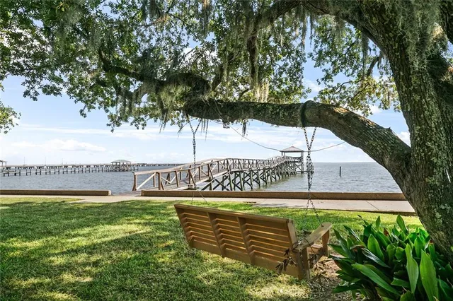 $2,150,000 | 228 Esquinance Street, Mandeville, LA 70448