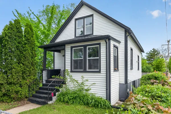 $375,000 | 1901-1903 Emerson Street, Evanston, IL 60201