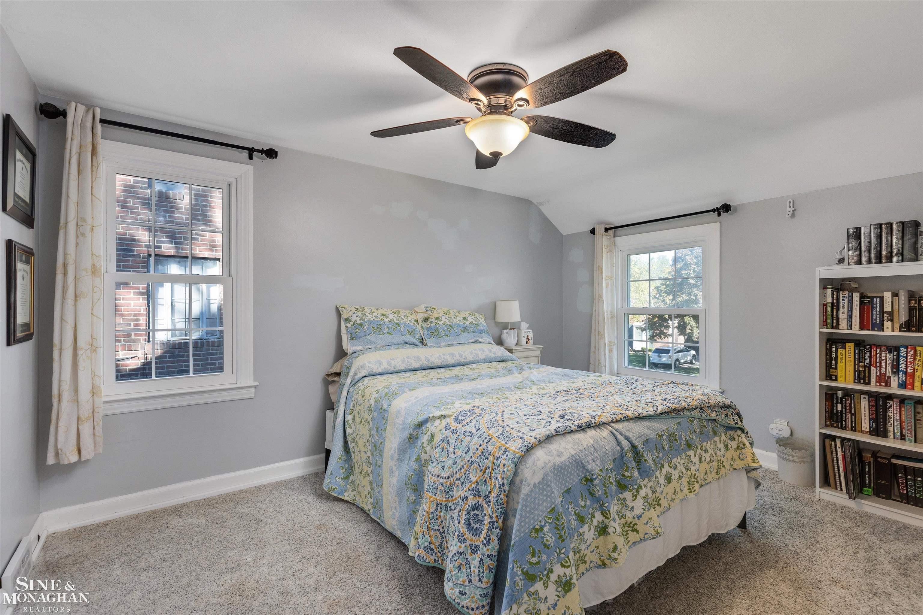 1291 Roslyn Road Grosse Pointe Woods, MI 48236 - Photo 27 of 39