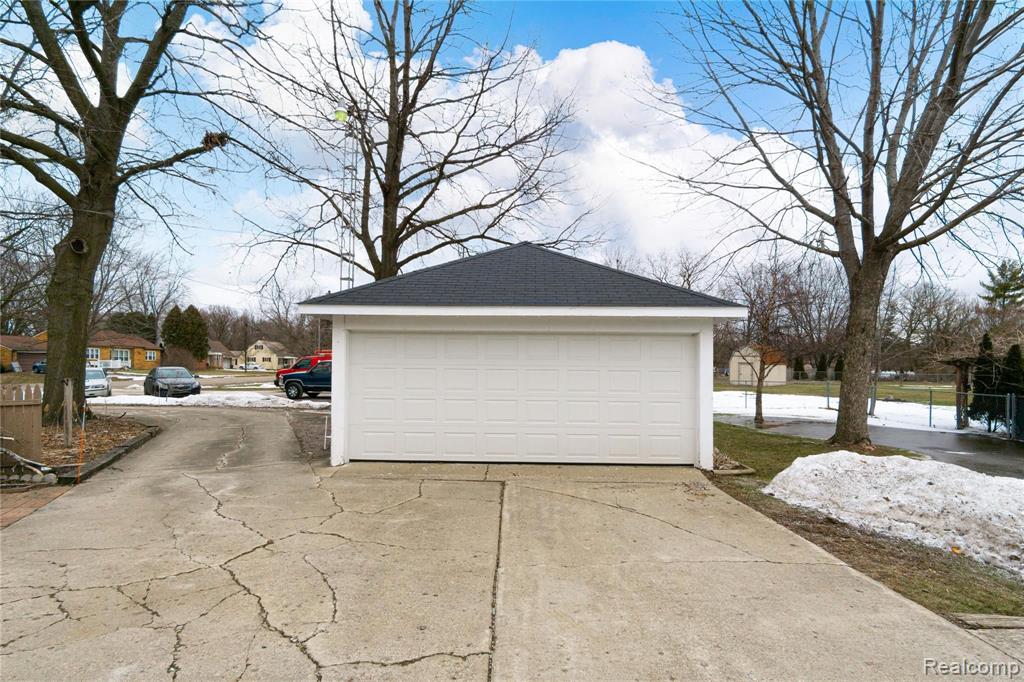 5494 Corunna Road Flint, MI 48532 - Photo 7 of 48