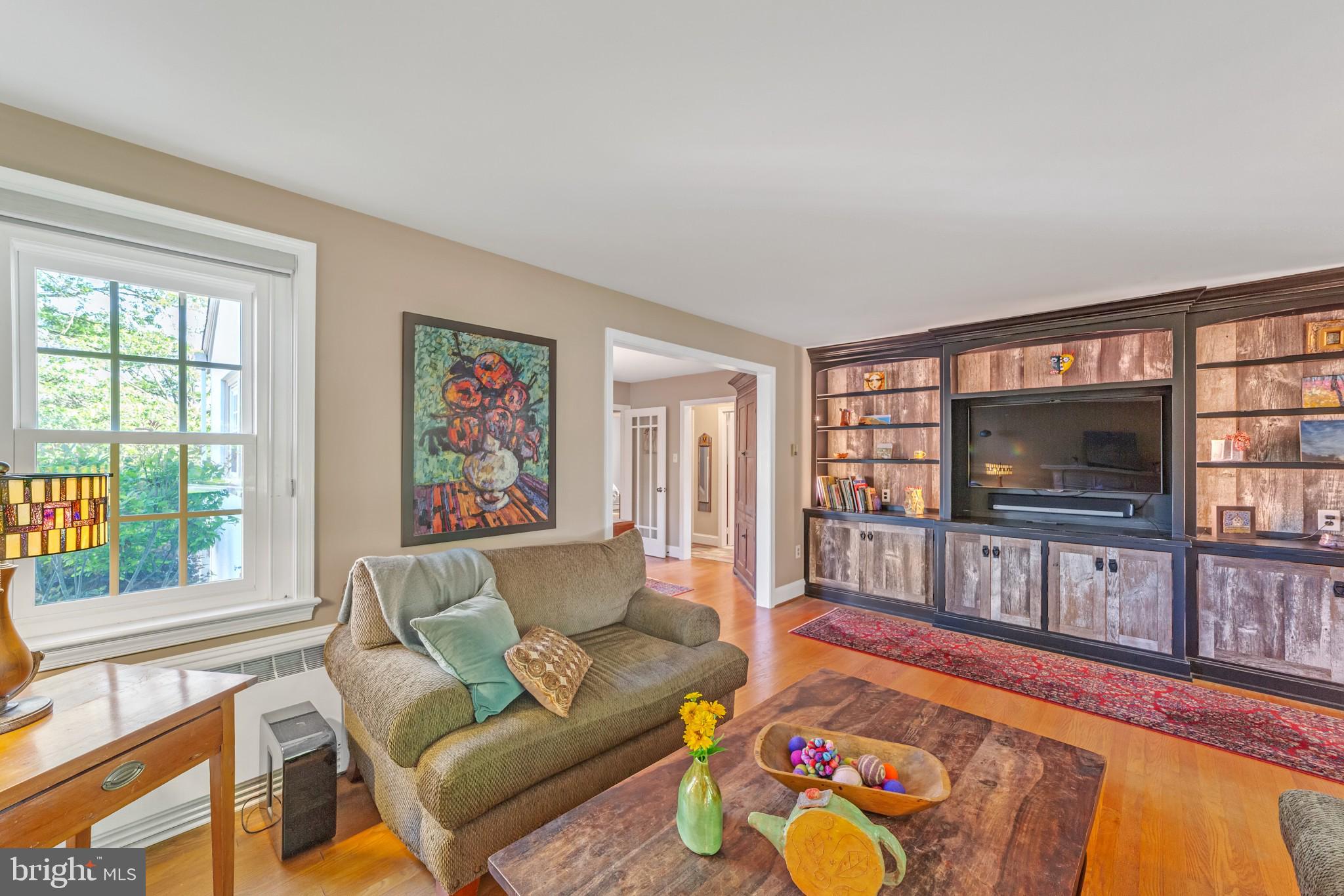 911 Sconnelltown Road West Chester, PA 19382 - Photo 7 of 28 Living room view