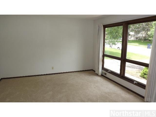 10308 Virginia Road Bloomington, MN 55438 - Photo 5 of 9