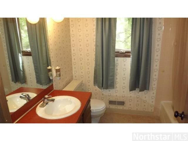 10308 Virginia Road Bloomington, MN 55438 - Photo 6 of 9