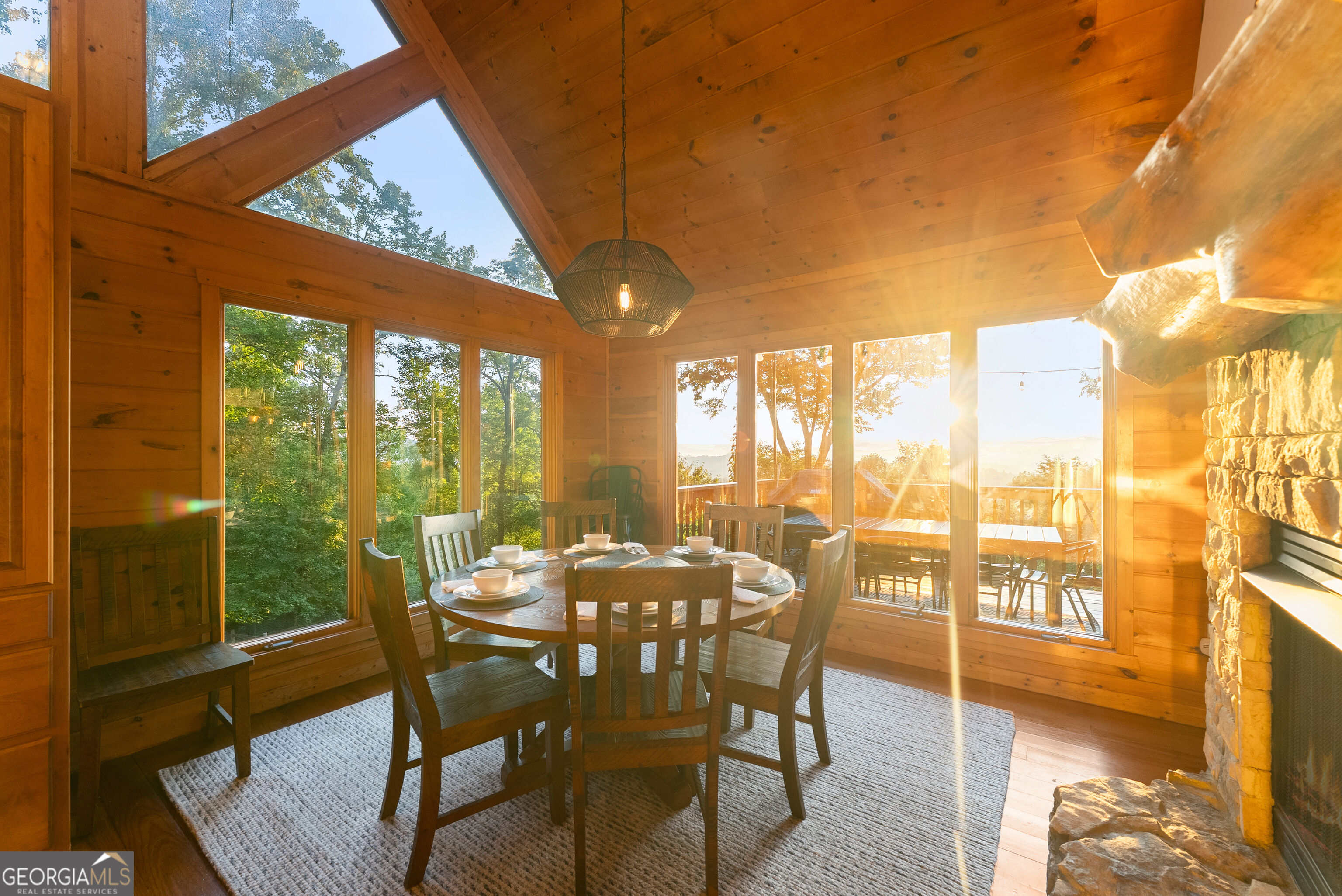 144 Point Of View Blue Ridge, GA 30513 - Photo 7 of 68 Gallery Image 7