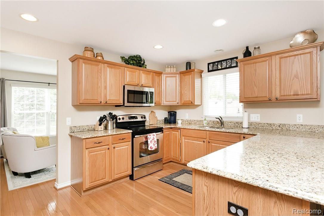 3787 Alida Avenue Rochester, MI 48309 - Photo 12 of 41 Alida-12.jpg