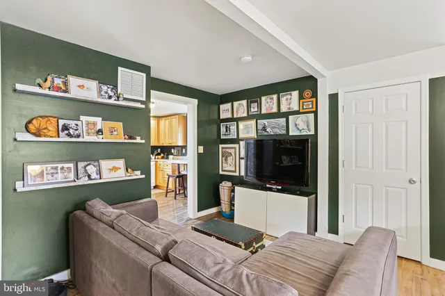 $385,000 | 102 Woodsboro Creagerstown Road, Woodsboro, MD 21798