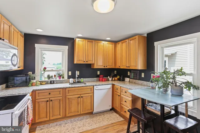 $385,000 | 102 Woodsboro Creagerstown Road, Woodsboro, MD 21798