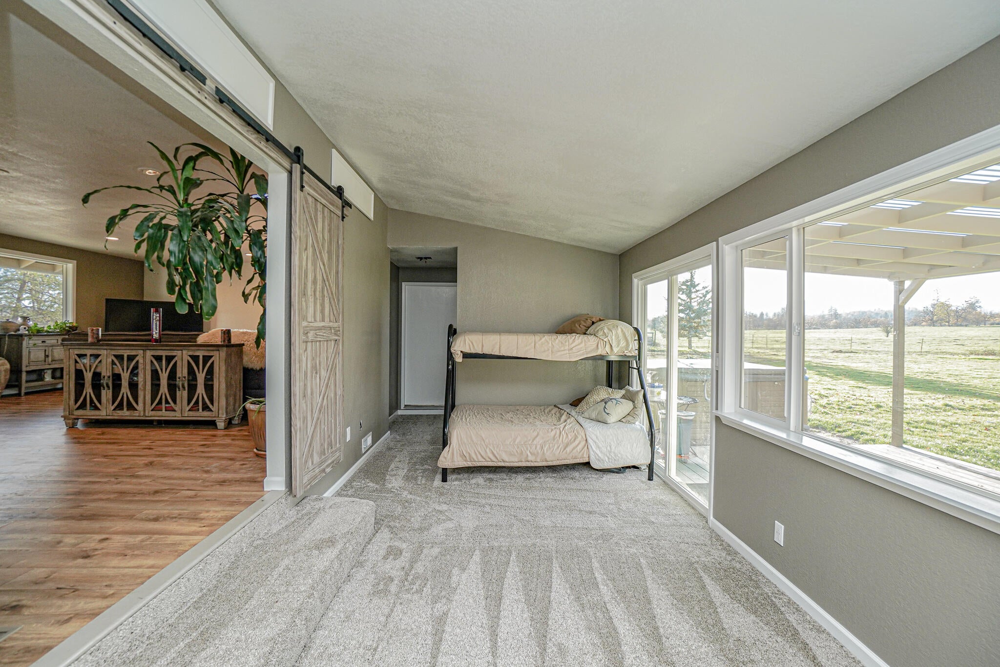 10699 Meadows Road White City, OR 97503 - Photo 41 of 47 DSC00549