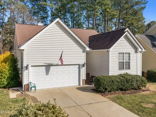 $589,900 | 208 Trailview Drive, Cary, NC 27513