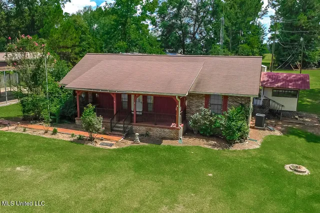 $339,900 | 1560 Bens Trail Northeast, Brookhaven, MS 39601