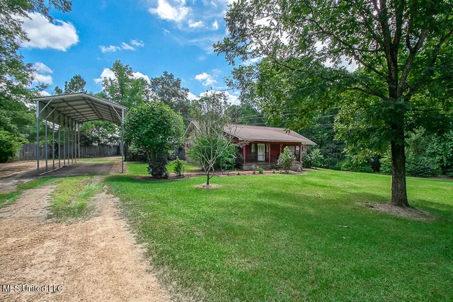 $339,900 | 1560 Bens Trail Northeast, Brookhaven, MS 39601