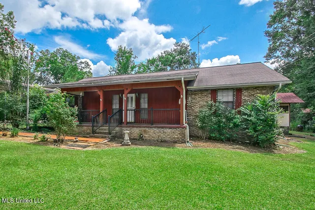 $339,900 | 1560 Bens Trail Northeast, Brookhaven, MS 39601