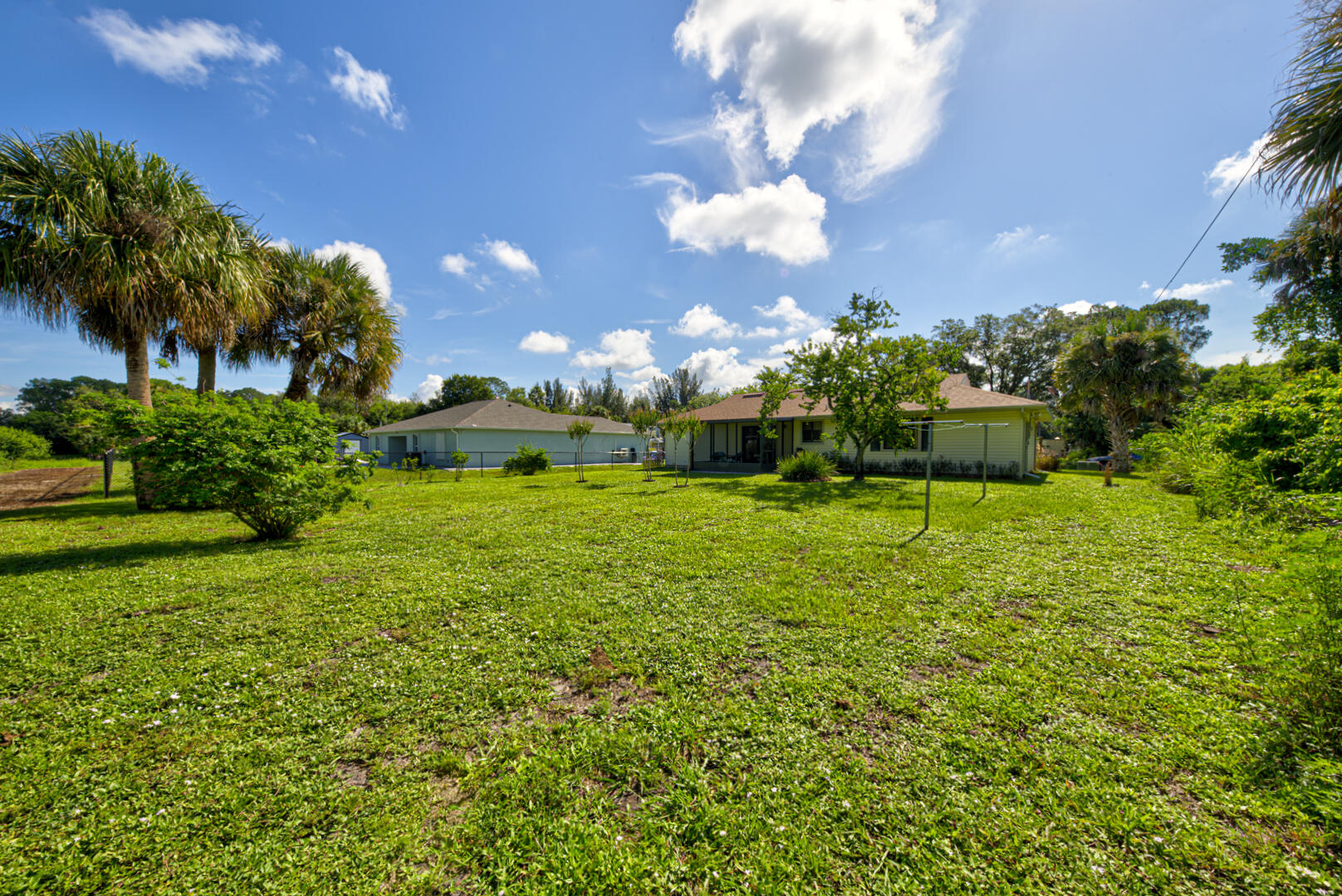 422 Avocado Road Northwest Palm Bay, FL 32907 - Photo 27 of 27 back of house right