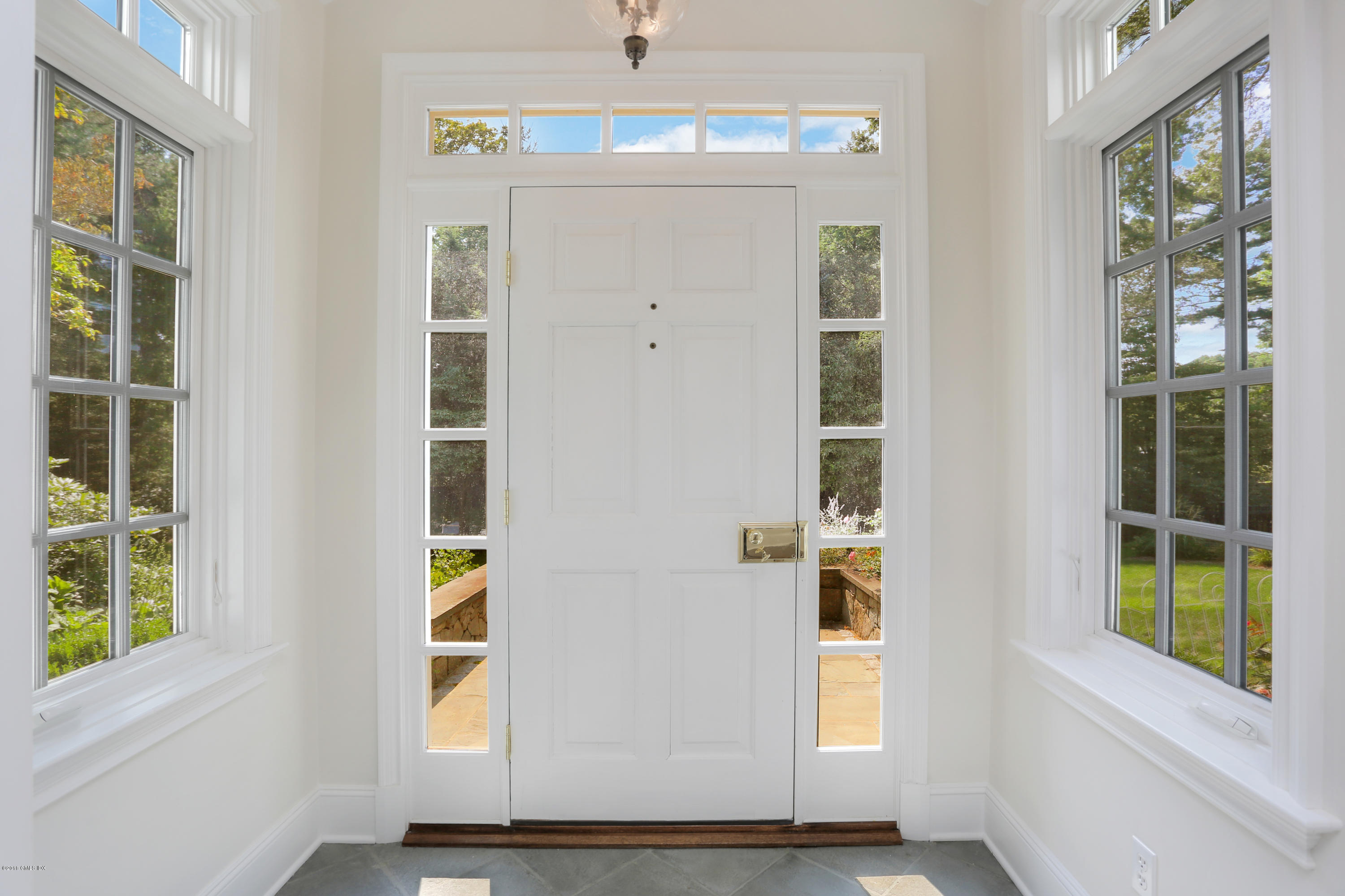 5 Parsonage Road Greenwich, CT 06830 - Photo 3 of 32 5 Parsonage Rd