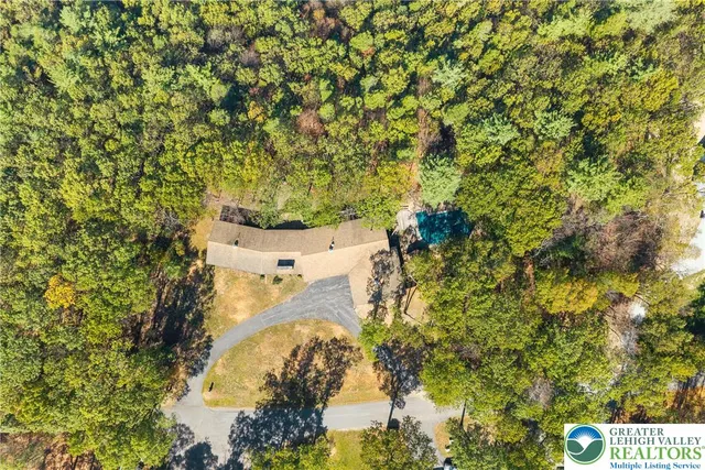a view of a hallway with closet