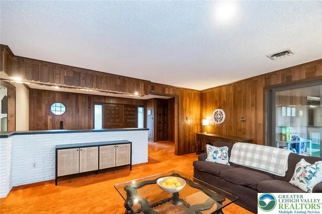 $495,000 | 322 Manor Lane East, Lehighton, PA 18235