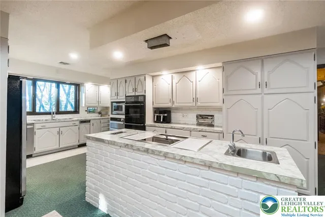 $495,000 | 322 Manor Lane East, Lehighton, PA 18235