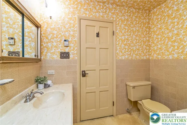 $495,000 | 322 Manor Lane East, Lehighton, PA 18235