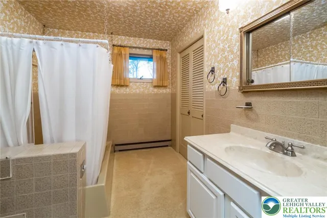 $495,000 | 322 Manor Lane East, Lehighton, PA 18235