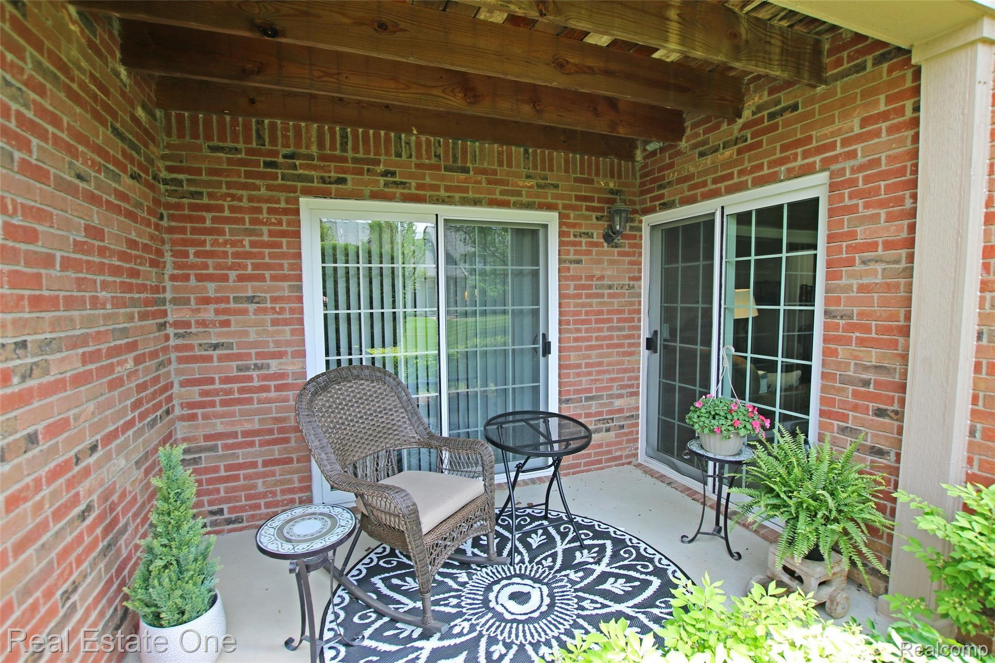 3559 Oakmonte Boulevard Rochester, MI 48306 - Photo 4 of 29 33) Patio.jpg