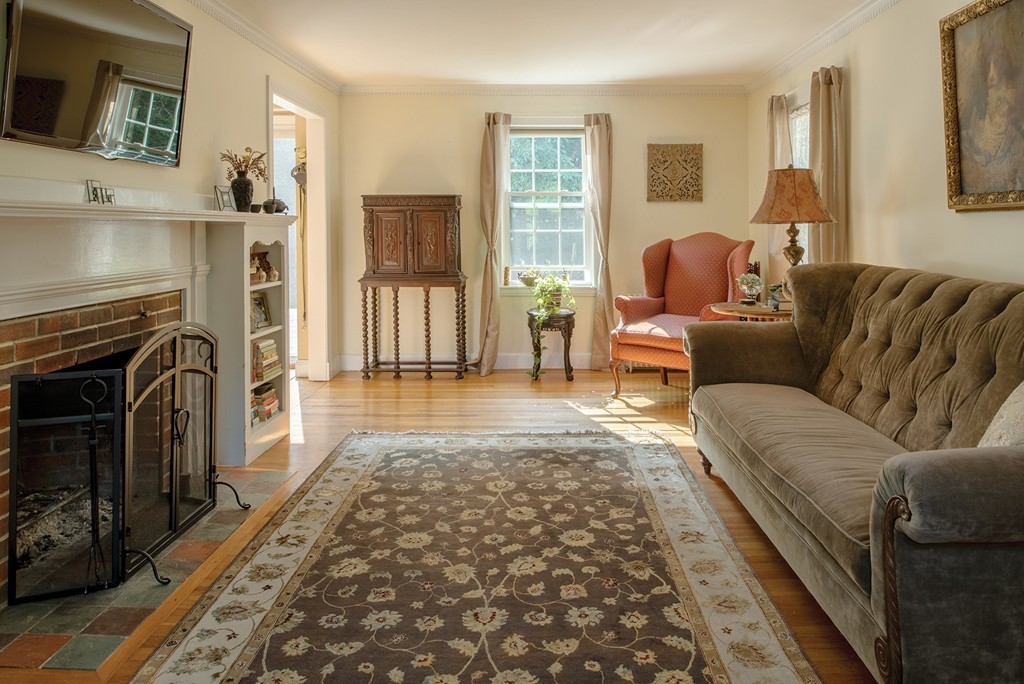 54 Pond Plain Road Westwood, MA 02090 - Photo 2 of 11 Gallery Image 2