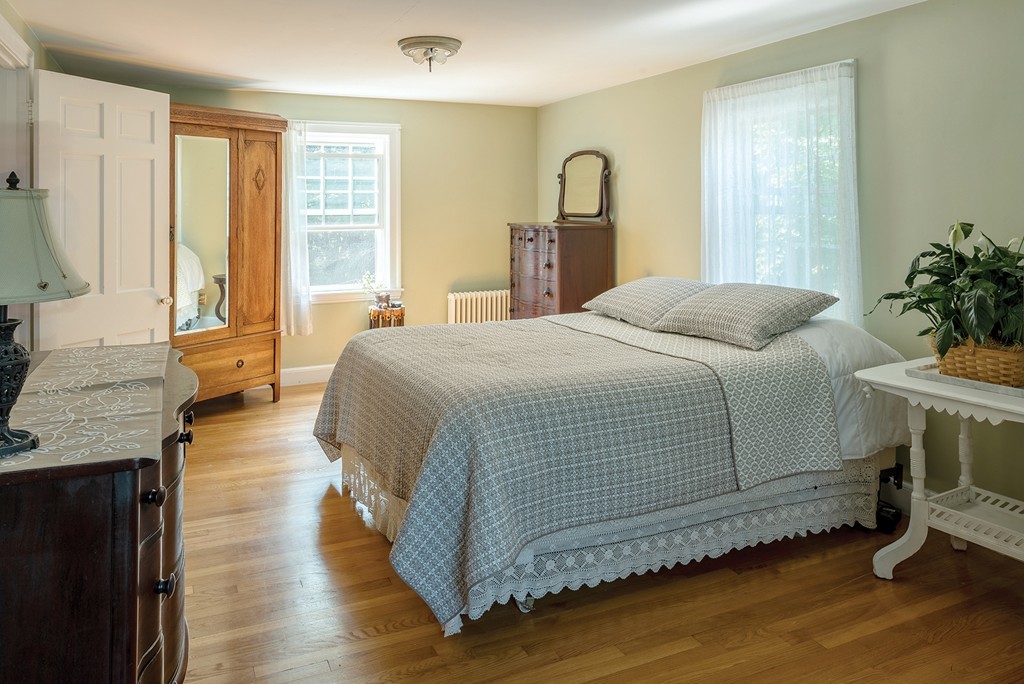 54 Pond Plain Road Westwood, MA 02090 - Photo 5 of 11 Gallery Image 5
