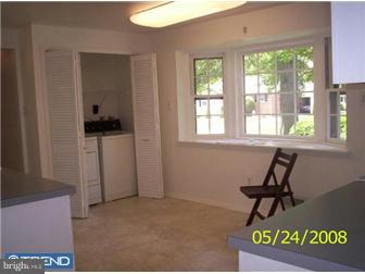 121 Antietam Road Cherry Hill, NJ 08034 - Photo 7 of 12 Kitchen