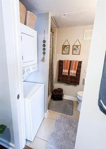 a house with swimming pool in front of it