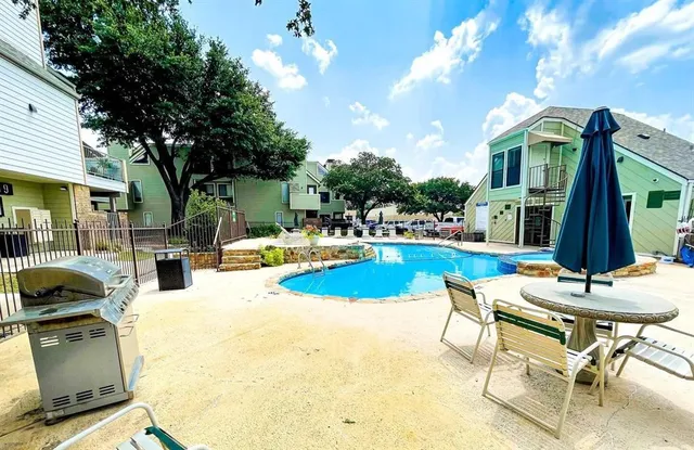 $145,000 | 3121 Sondra Drive, Unit 304, Fort Worth, TX 76107