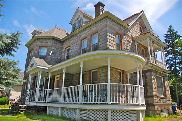 59 Maple Street Northampton, MA 01062 - Photo 2 of 23 Gallery Image 2