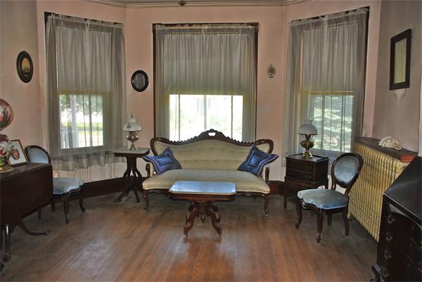 59 Maple Street Northampton, MA 01062 - Photo 6 of 23 Gallery Image 6
