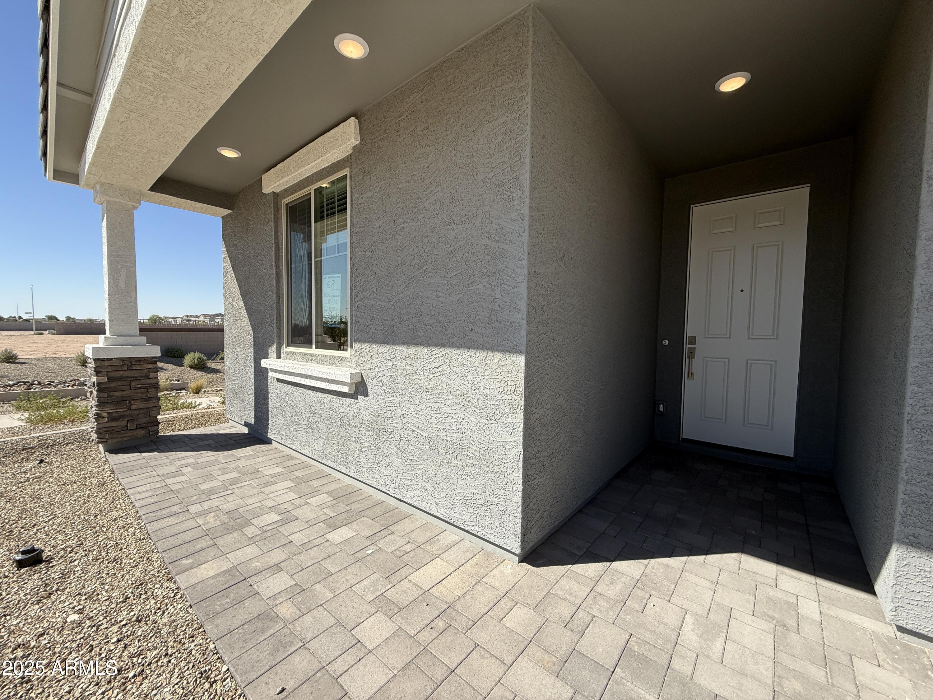 9628 West Tamarisk Avenue Tolleson, AZ 85353 - Photo 4 of 37 a view of a living room