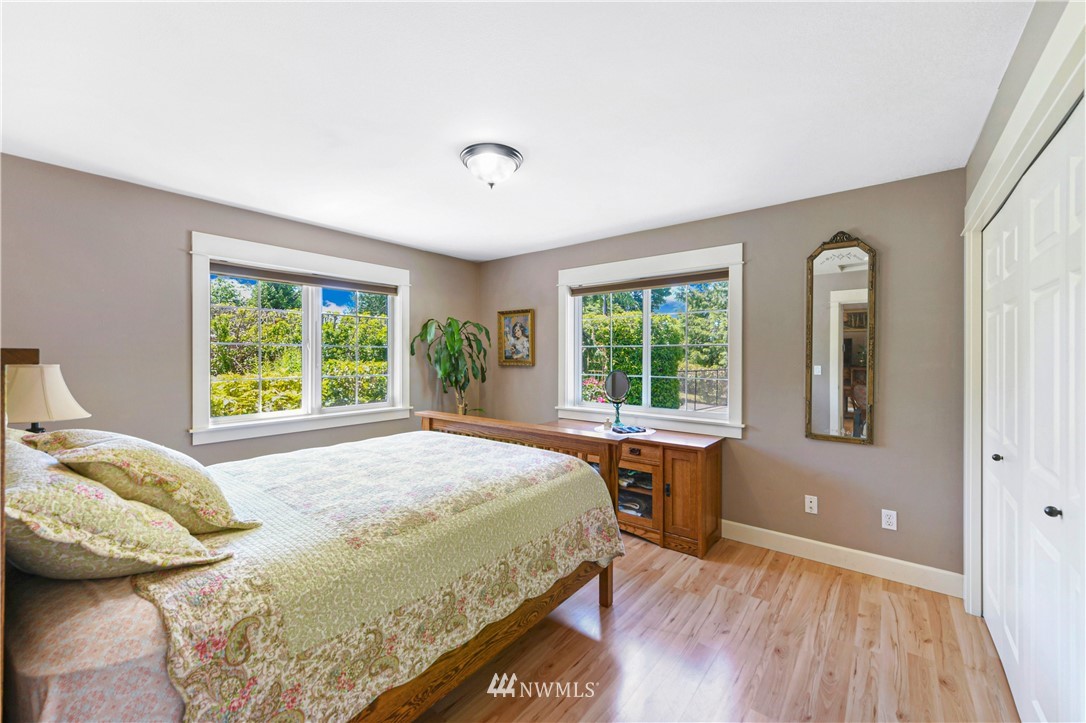 664 West Brokaw Road Camano Island, WA 98282 - Photo 12 of 38 Gallery Image 12