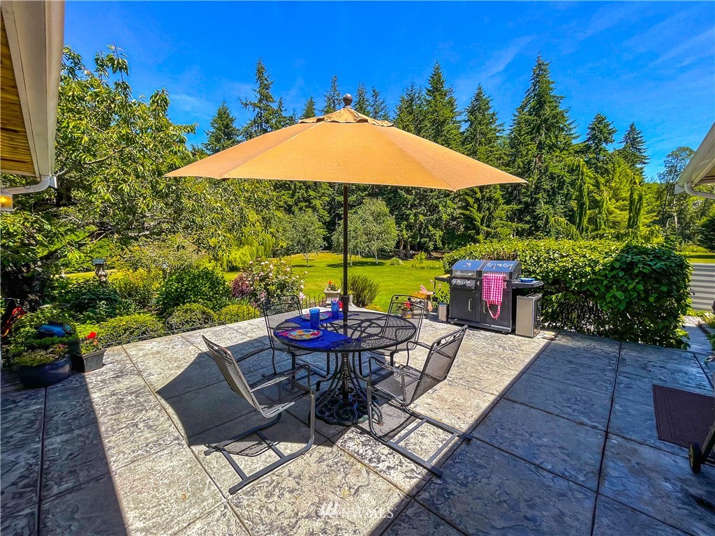 664 West Brokaw Road Camano Island, WA 98282 - Photo 8 of 38 Gallery Image 8