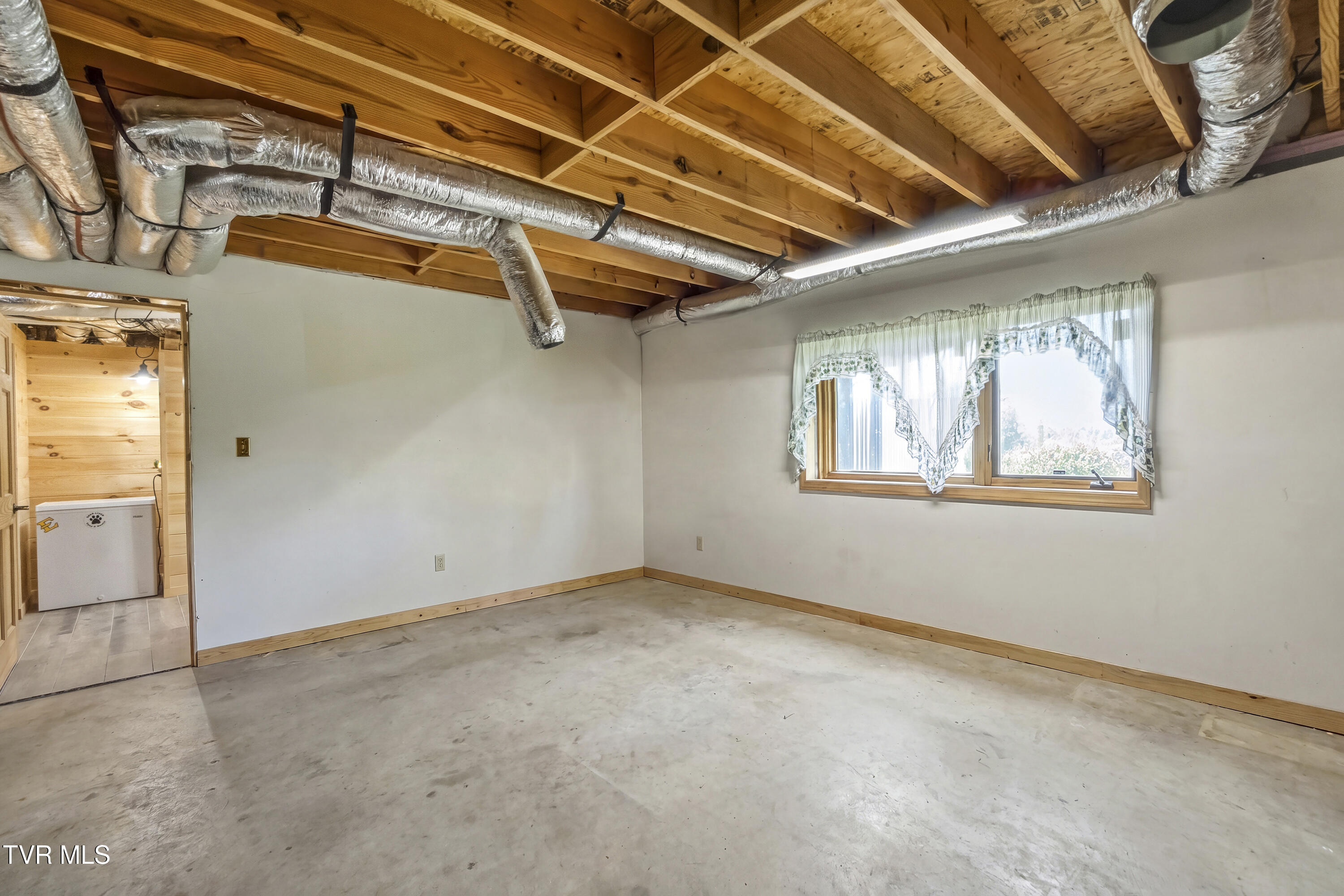 1600 Red Hill Road Greeneville, TN 37743 - Photo 59 of 73 Johnson office bedroom areaDSC05785