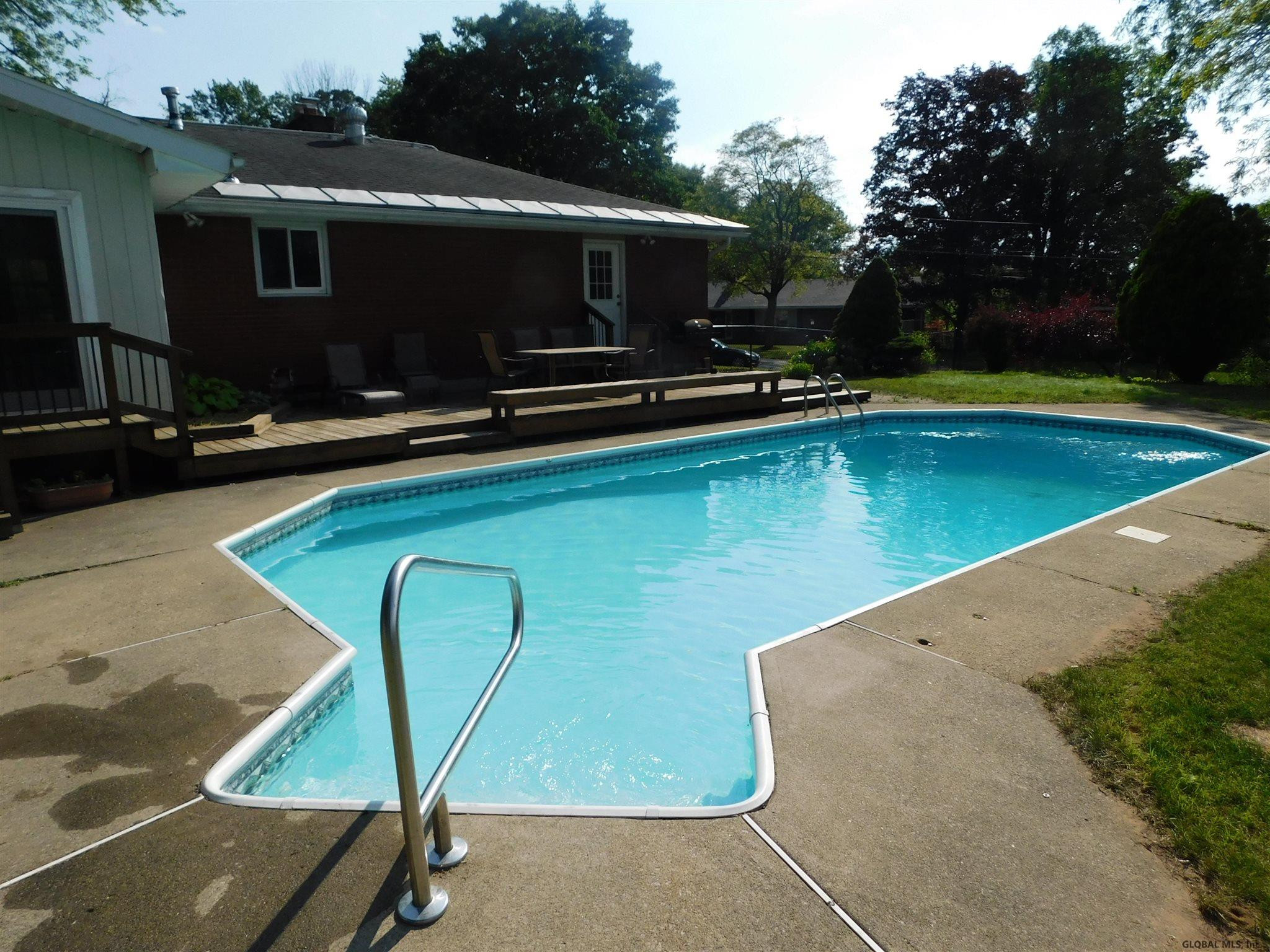 27 Farmingdale Road Colonie, NY 12110 - Photo 12 of 39 Photo 13