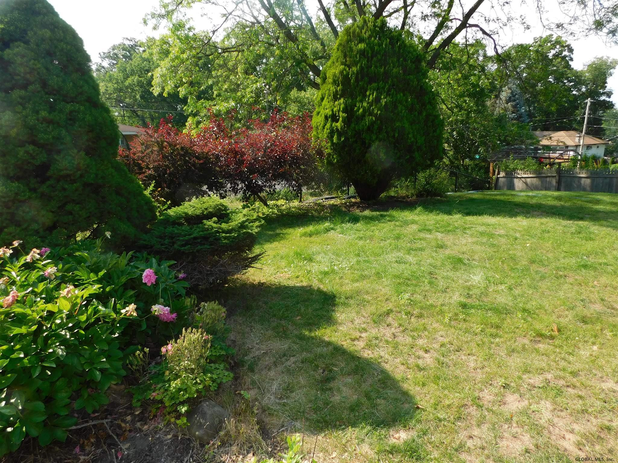 27 Farmingdale Road Colonie, NY 12110 - Photo 29 of 39 Photo 30