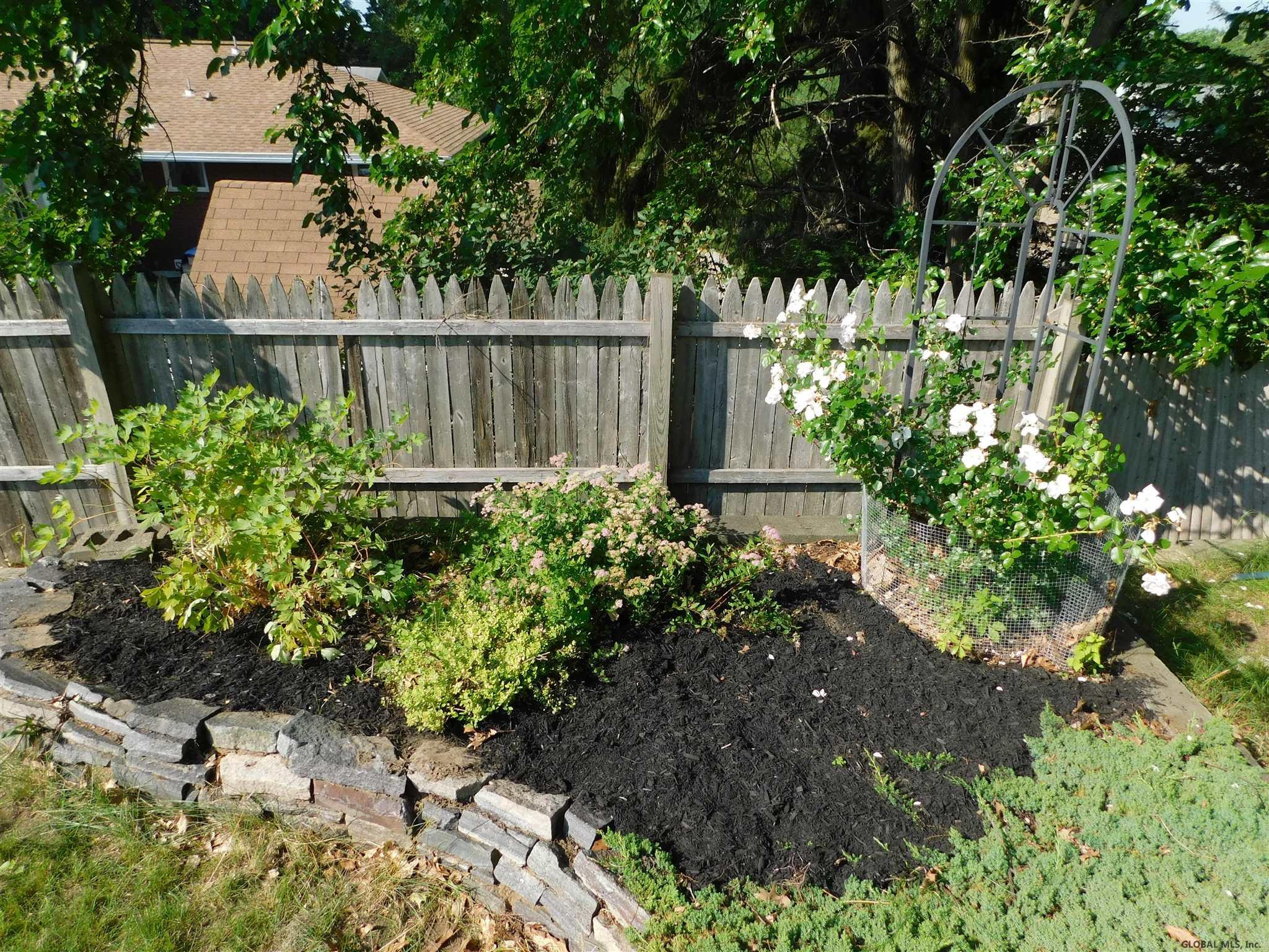 27 Farmingdale Road Colonie, NY 12110 - Photo 35 of 39 Photo 36