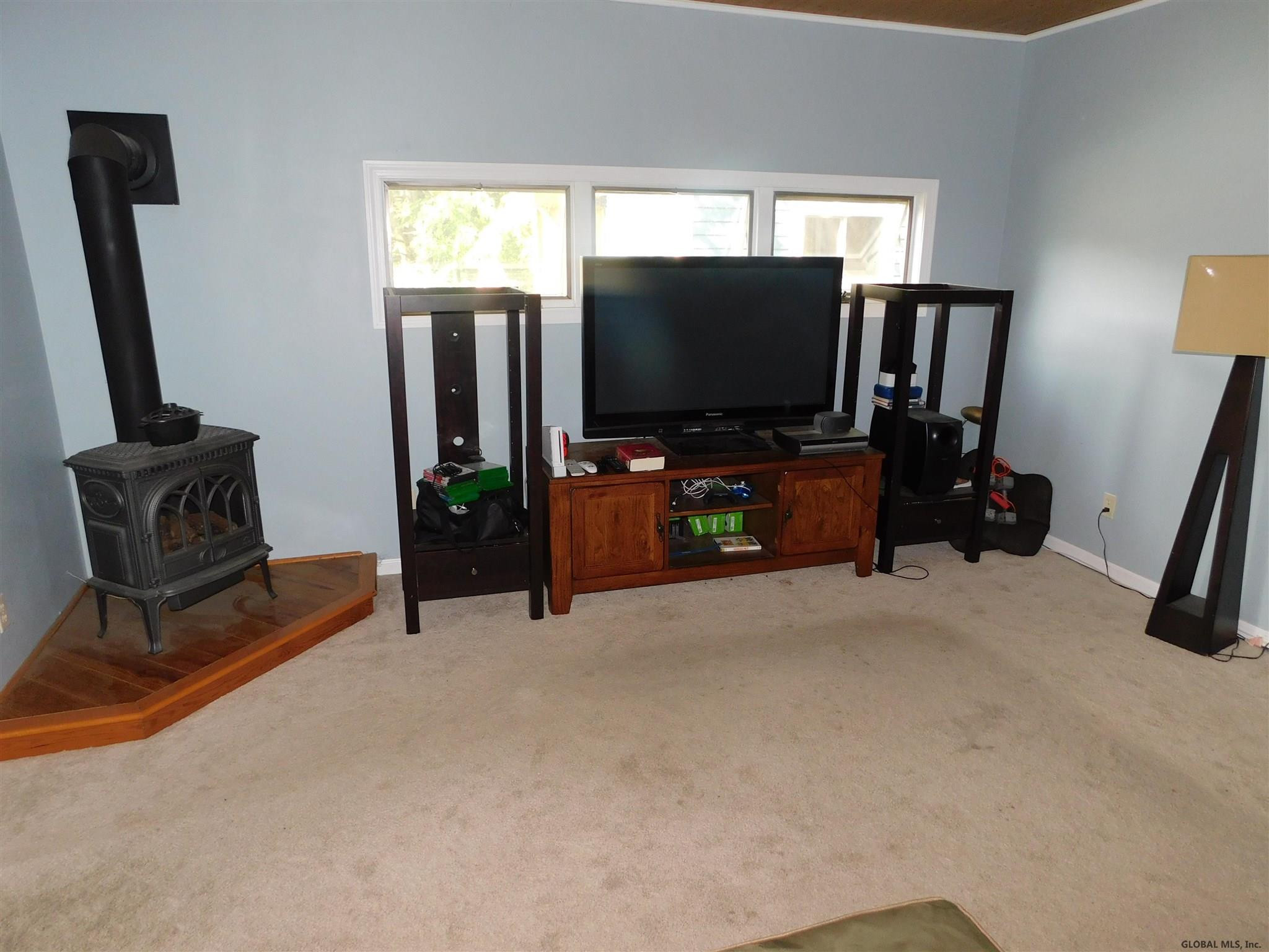 27 Farmingdale Road Colonie, NY 12110 - Photo 9 of 39 Photo 10
