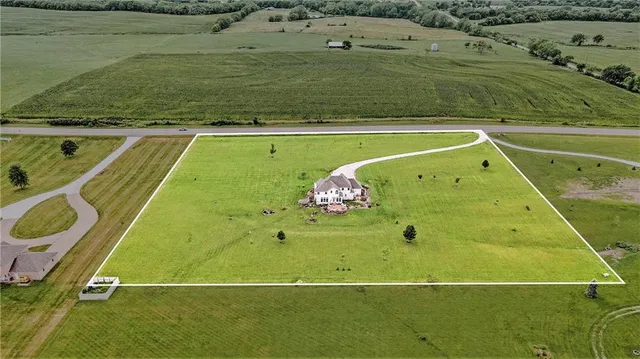 $539,900 | 18301 North 69th Highway, Lawson, MO 64062
