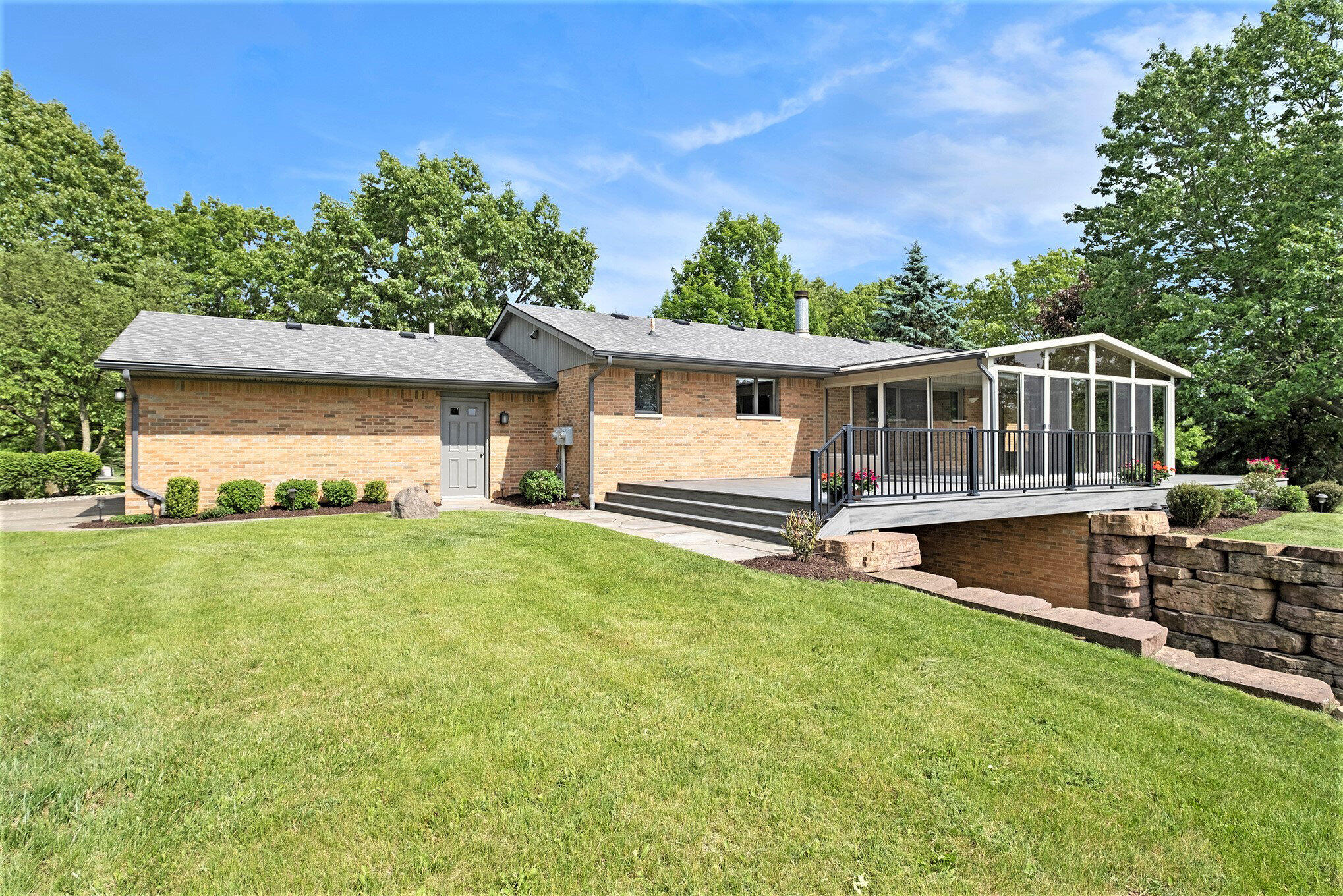 7744 Fosdick Road Saline, MI 48176 - Photo 5 of 49 037_dscf4810