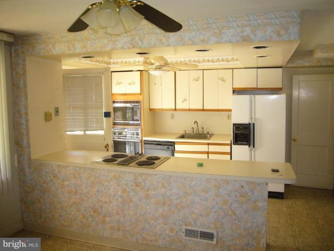 1005 Reverdy Road Baltimore, MD 21212 - Photo 4 of 14 Kitchen