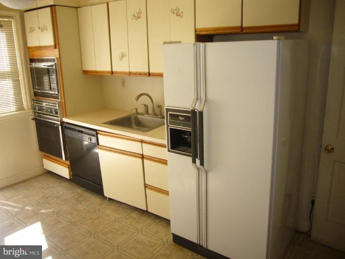 1005 Reverdy Road Baltimore, MD 21212 - Photo 5 of 14 Kitchen #2