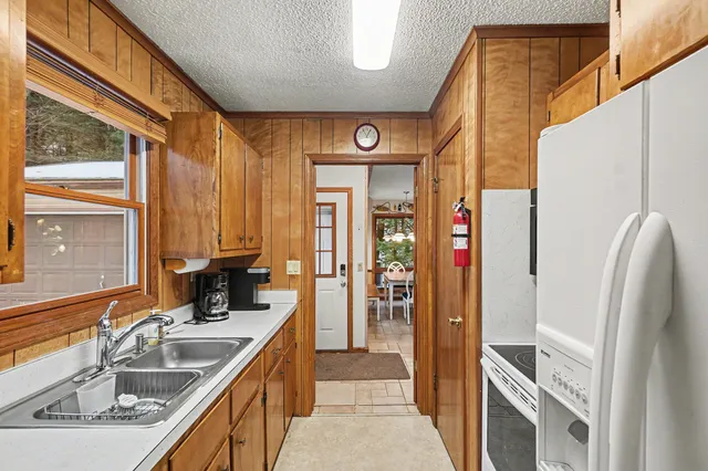 $500,000 | 2960 North Sahara Trail, Mears, MI 49436