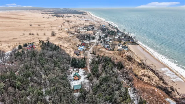 $500,000 | 2960 North Sahara Trail, Mears, MI 49436