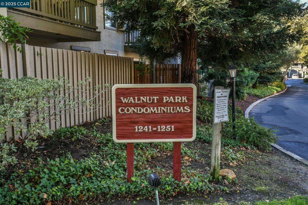 2560 Walnut Boulevard Walnut Creek, CA 94596 - Photo 28 of 29 a sign on the side of the road
