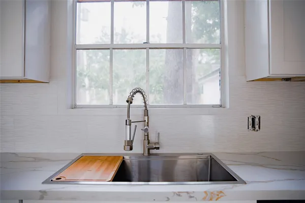 $379,000 | 1719 Wagon Gap Trail, Houston, TX 77090