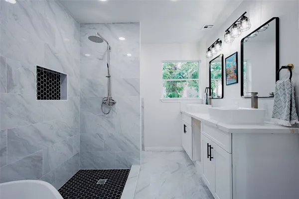 $379,000 | 1719 Wagon Gap Trail, Houston, TX 77090