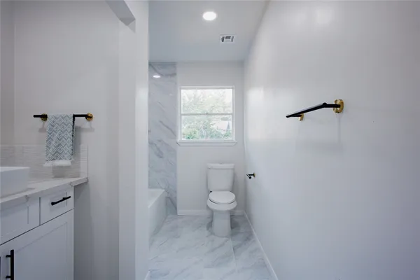 $379,000 | 1719 Wagon Gap Trail, Houston, TX 77090